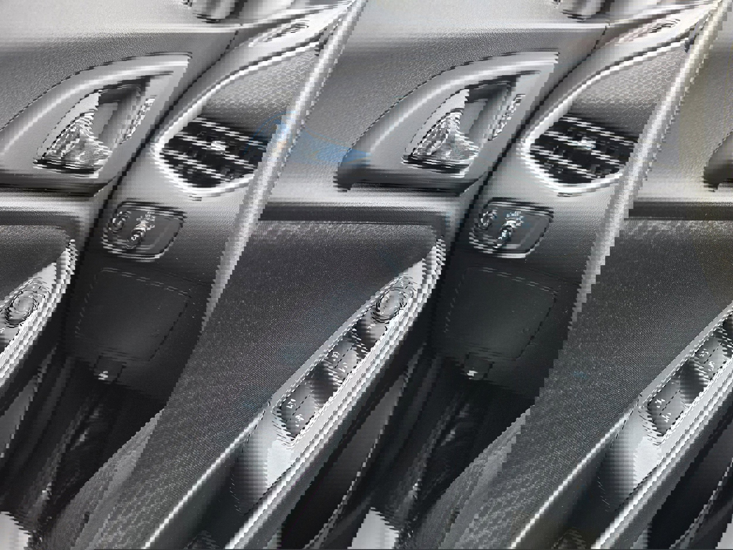 Used 2024 Chevrolet Malibu LT image 18