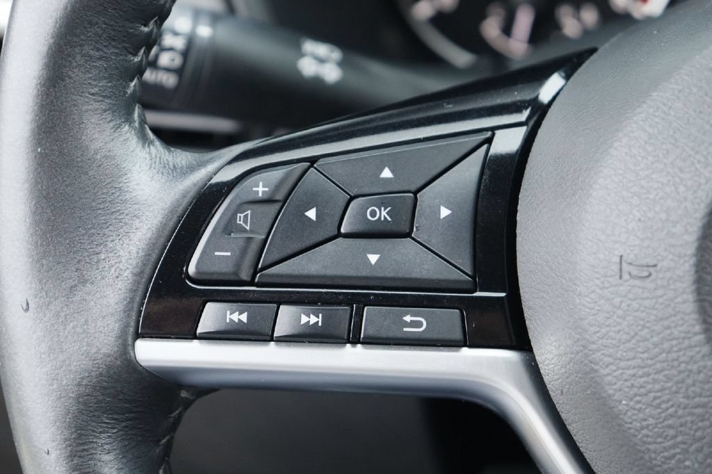Used 2023 Nissan Altima 2.5 SL FWD image 7