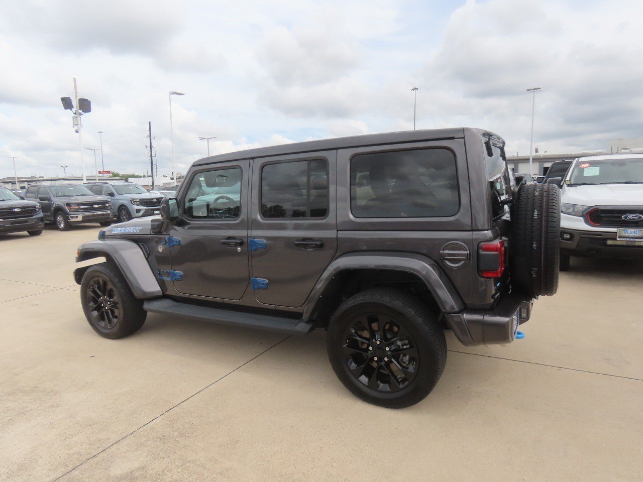 Used 2021 Jeep Wrangler Unlimited Sahara AWD/4WD image 16