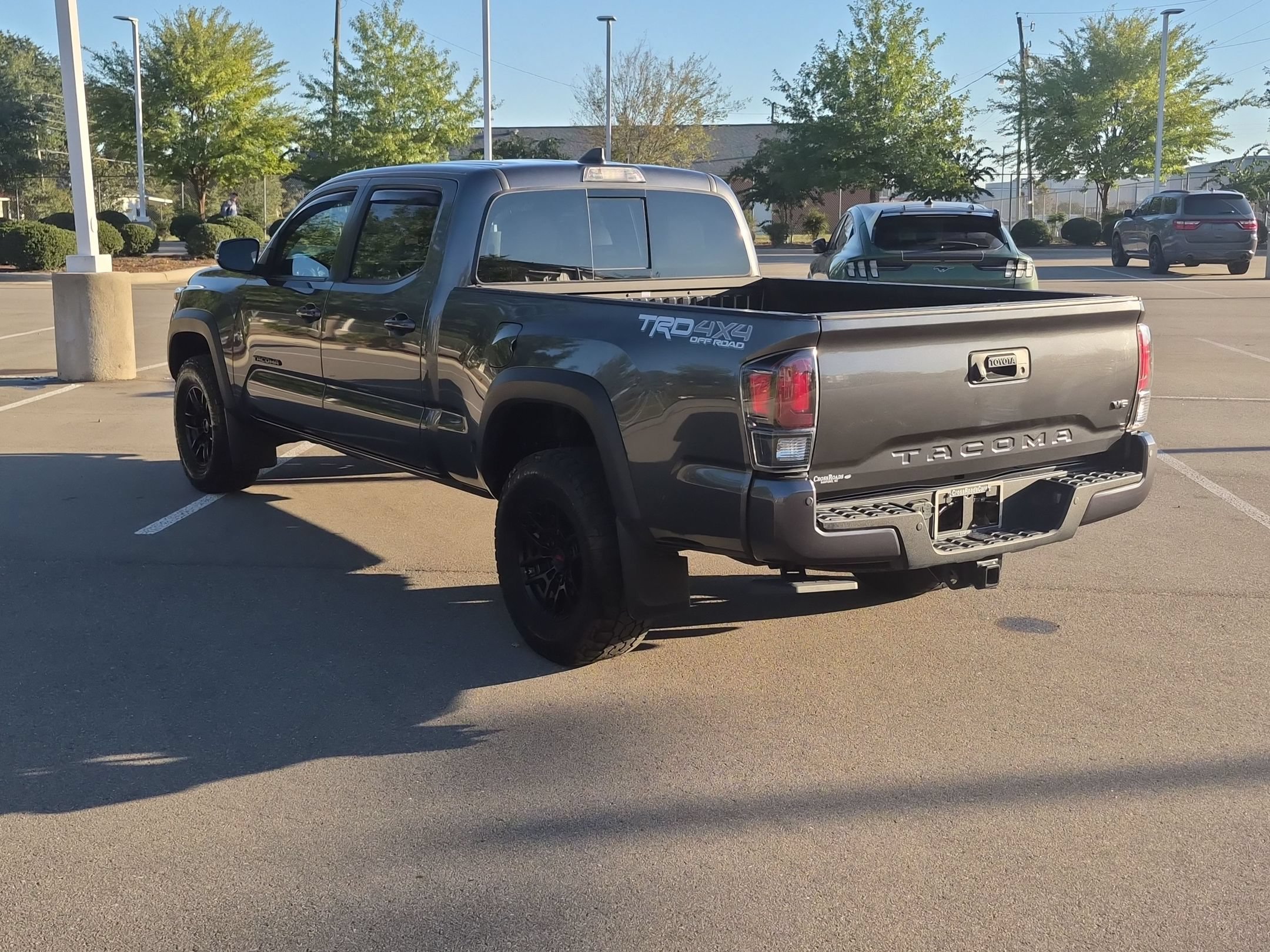 Used 2020 Toyota Tacoma TRD Off-Road w/ TRD Premium Off Road Package AWD/4WD image 6