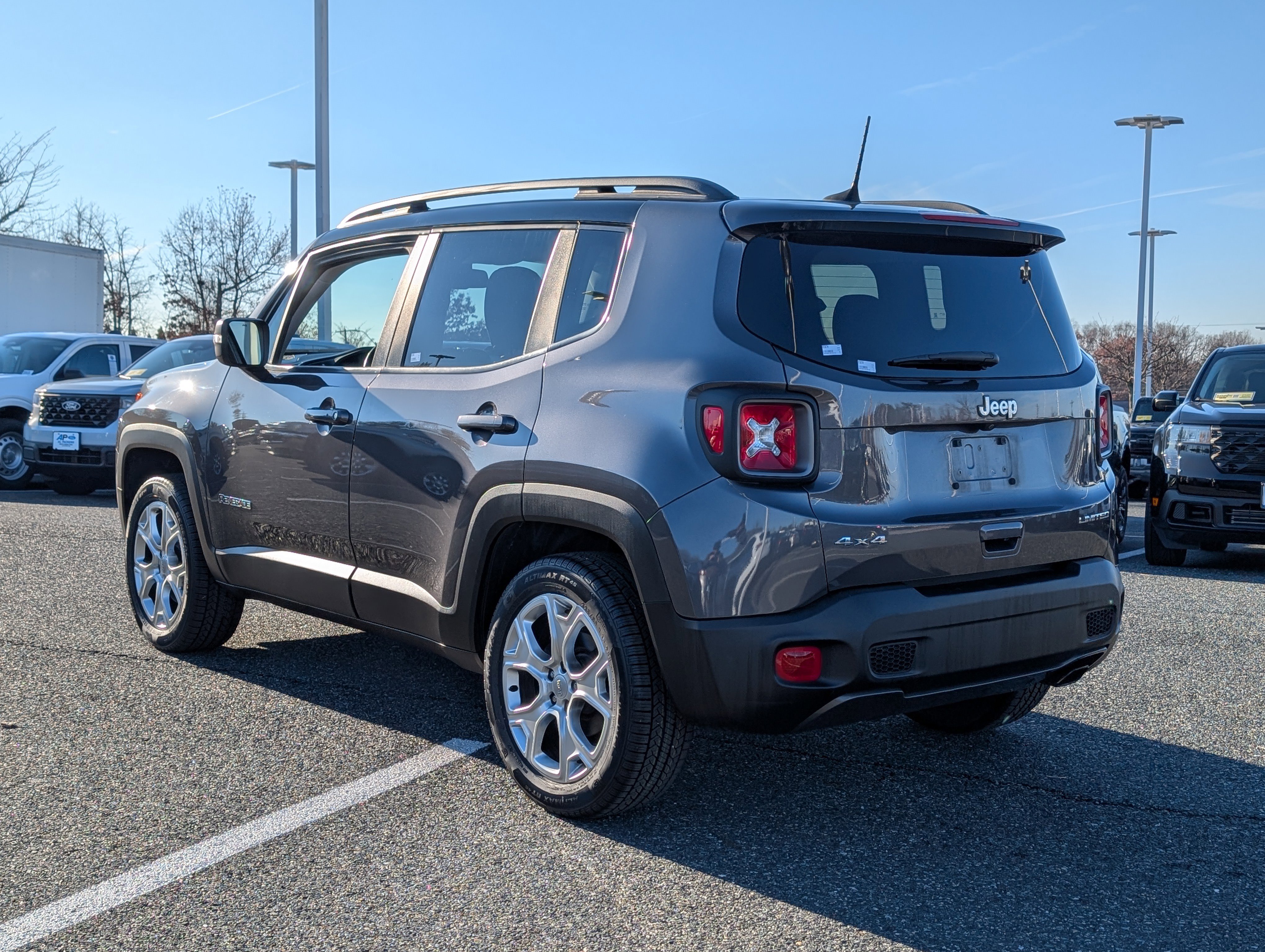 Used 2019 Jeep Renegade Limited w/ UConnect 8.4 Nav Group image 5