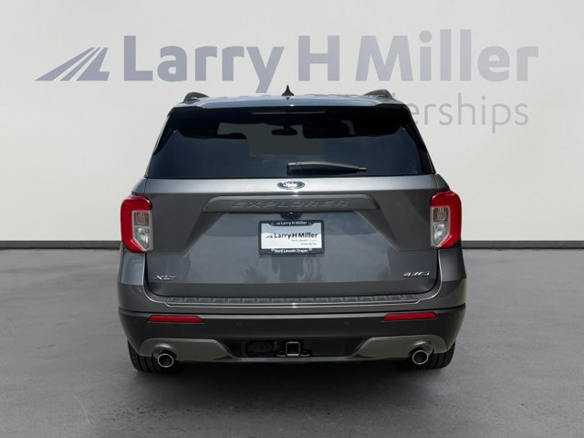 Certified 2022 Ford Explorer XLT w/ Equipment Group 202A AWD/4WD image 4
