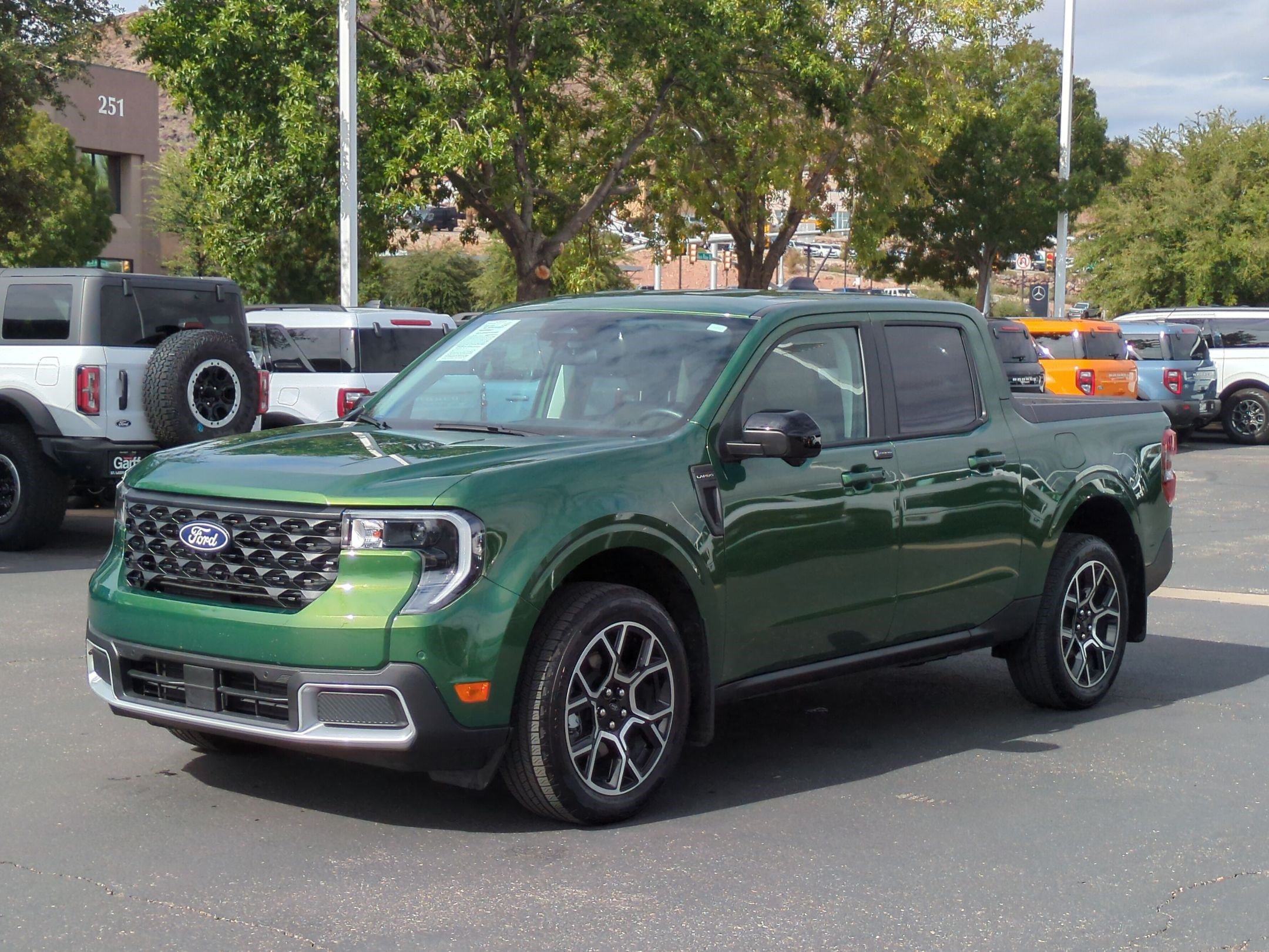 Certified 2025 Ford Maverick Lariat AWD/4WD image 14