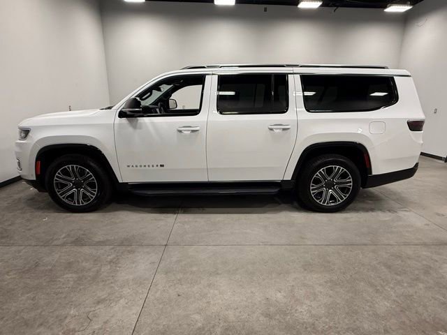 Used 2024 Jeep Wagoneer L Series II w/ Flexible Seating Group AWD/4WD image 8