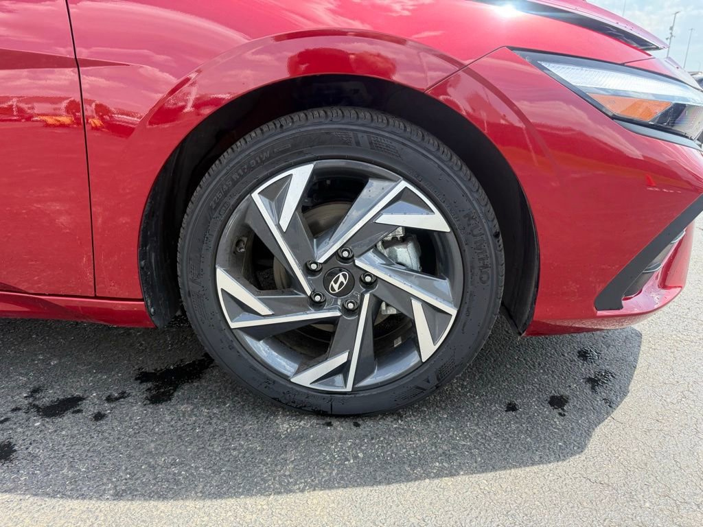 Used 2025 Hyundai Elantra Sport FWD image 44