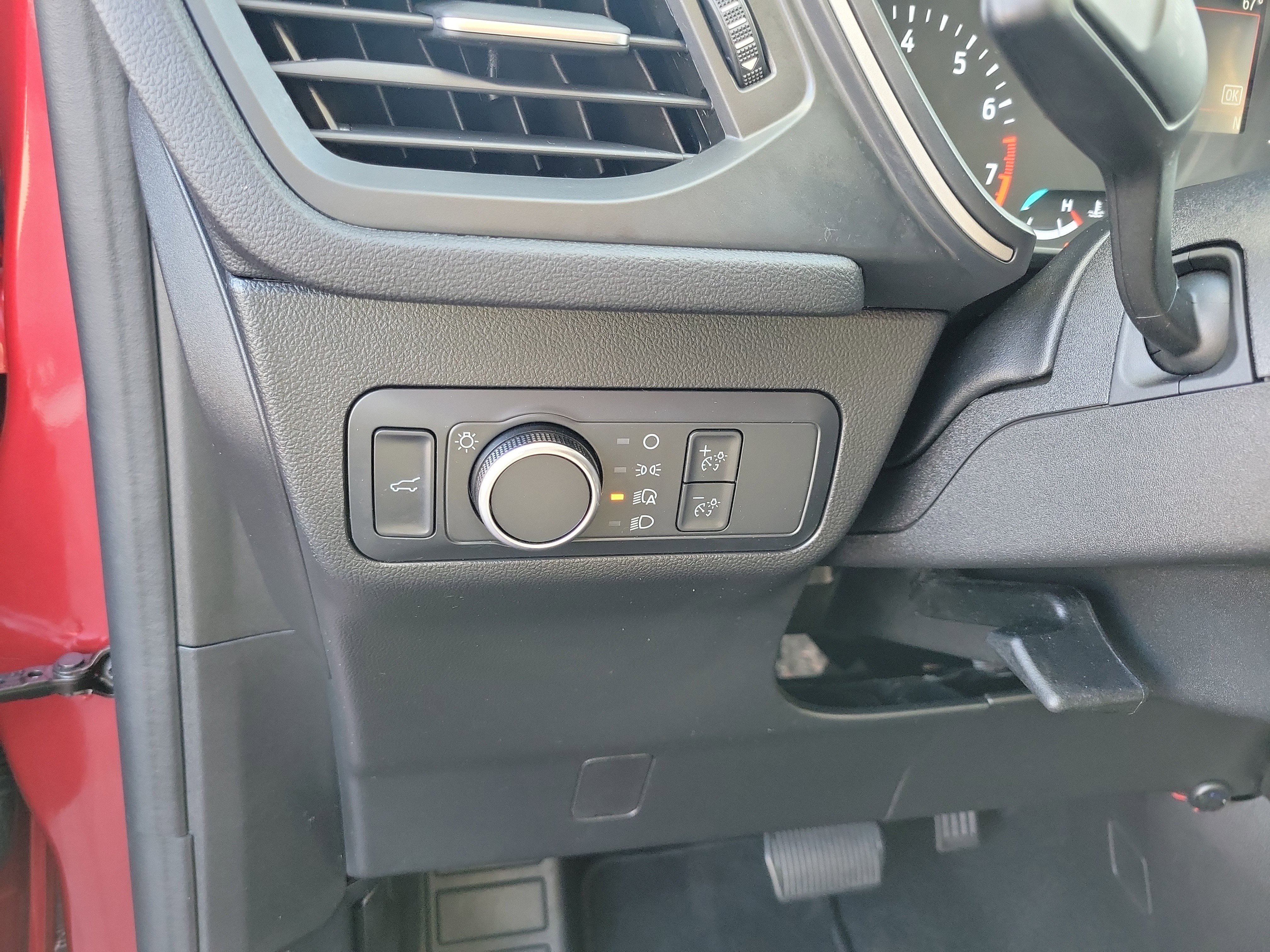 Certified 2022 Ford Escape SE w/ SE Sport Appearance Package FWD image 10
