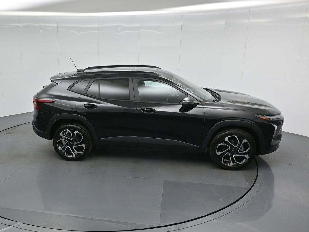 Used 2024 Chevrolet Trax RS w/ Sunroof Package FWD image 49