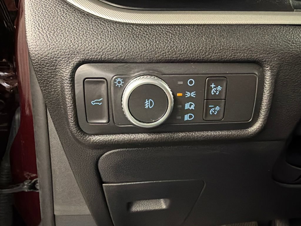 Certified 2022 Ford Explorer XLT w/ Equipment Group 202A AWD/4WD image 25