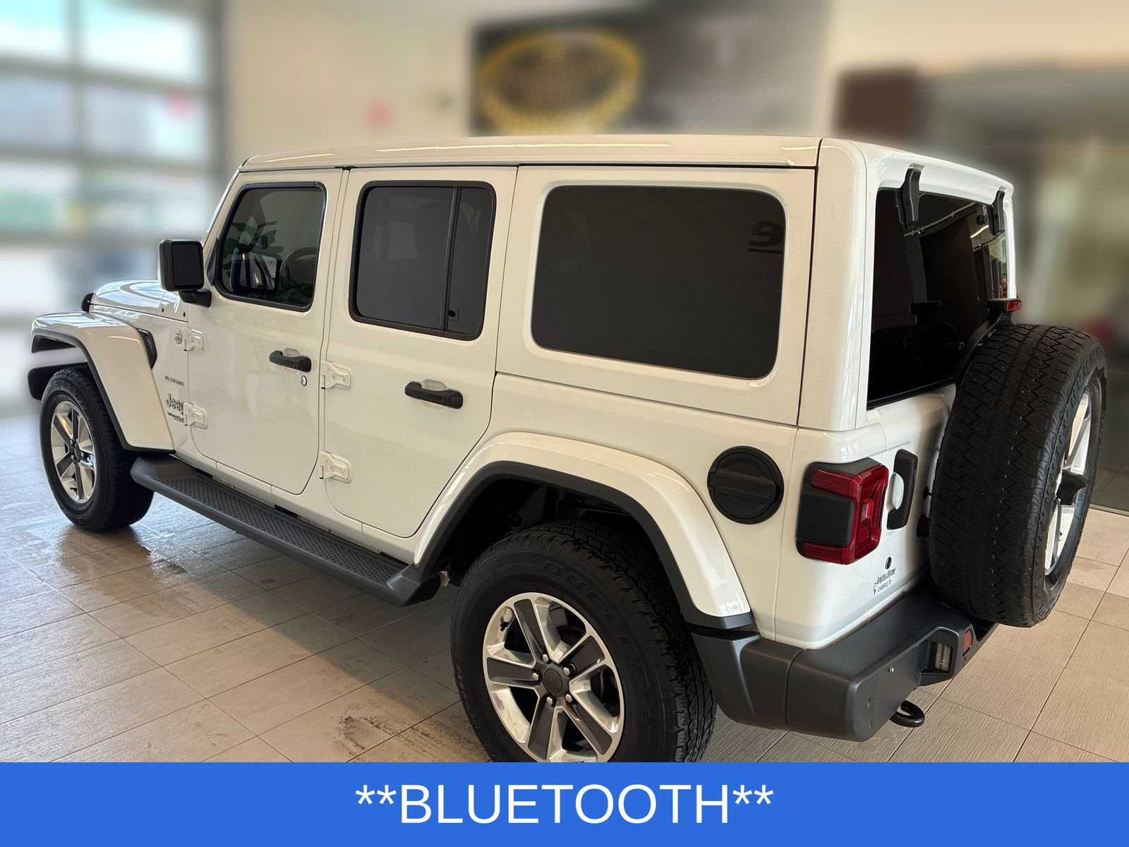 Used 2020 Jeep Wrangler Unlimited Sahara AWD/4WD image 4
