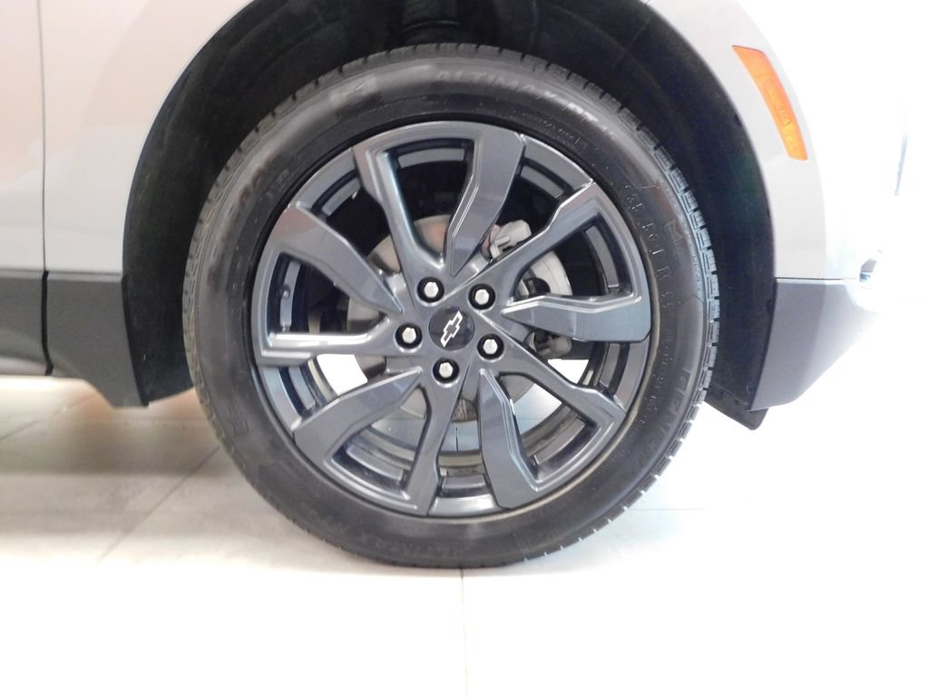 Used 2023 Chevrolet Equinox RS AWD/4WD image 9