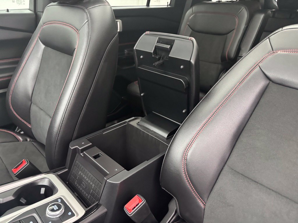 Certified 2024 Ford Explorer ST-Line w/ Class IV Trailer Tow Package AWD/4WD image 26
