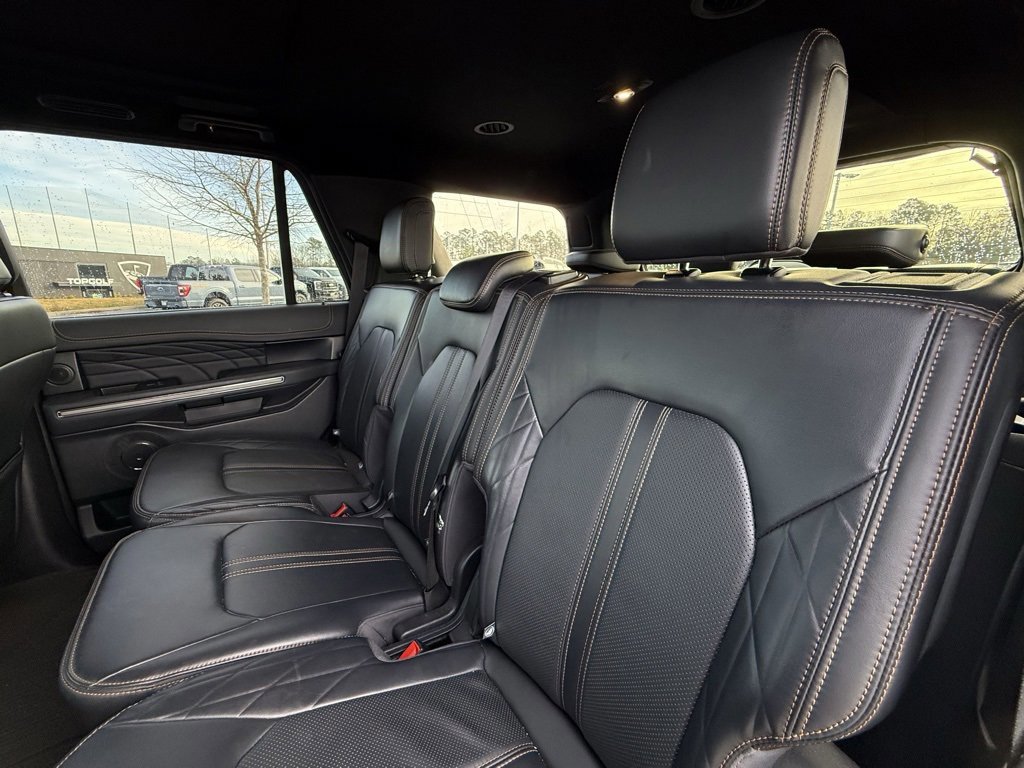 Certified 2024 Ford Expedition Platinum image 27