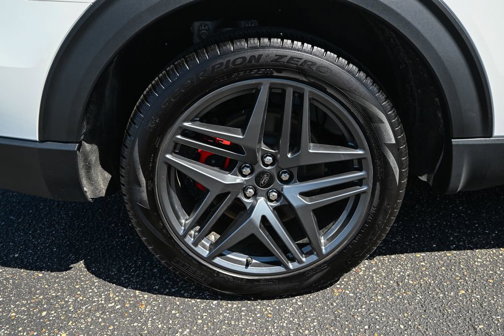 Certified 2025 Ford Explorer ST AWD/4WD image 14