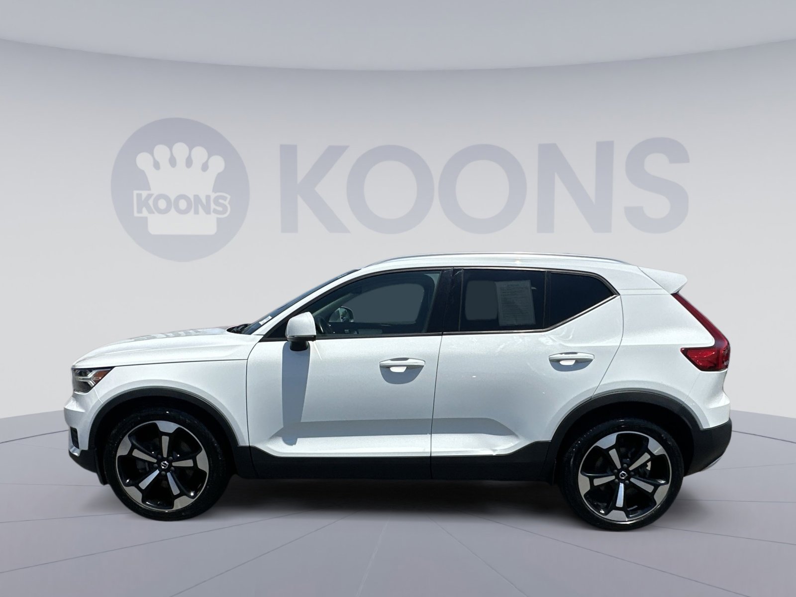 Used 2020 Volvo XC40 T5 Momentum w/ Protection Package Premier AWD/4WD image 13