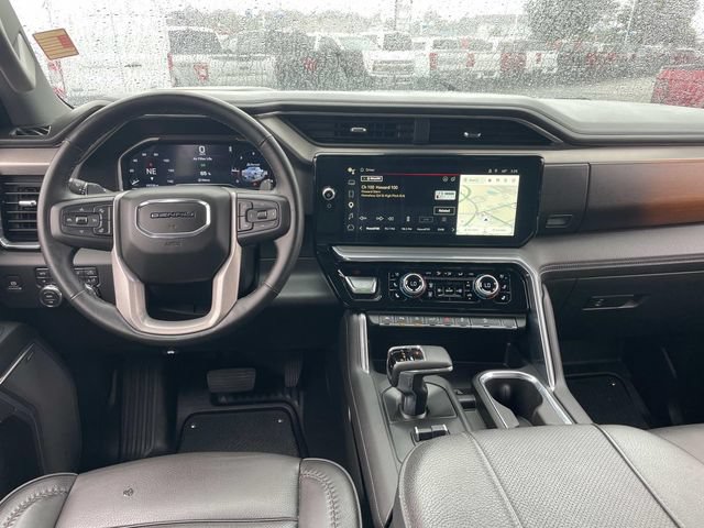 Used 2025 GMC Sierra 1500 Denali w/ Technology Package AWD/4WD image 14