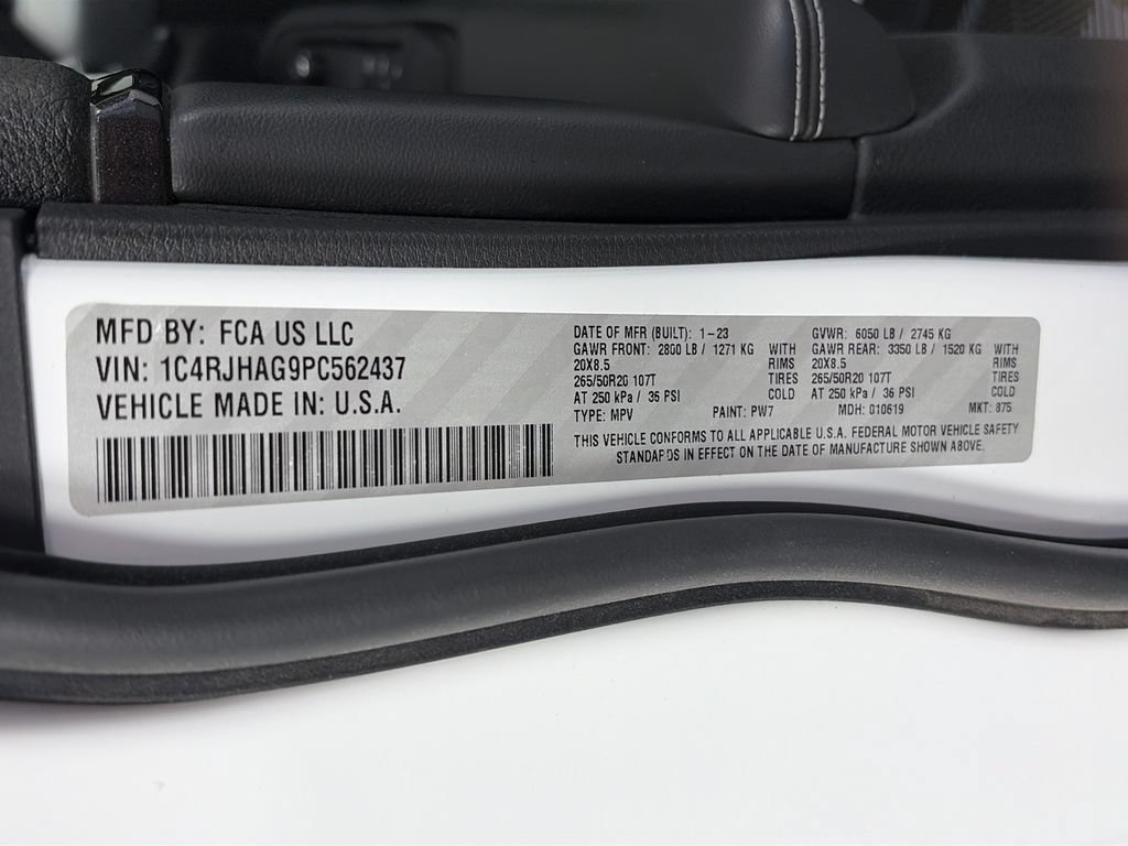 Used 2023 Jeep Grand Cherokee Altitude AWD/4WD image 9