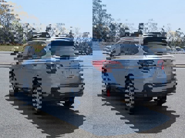 Used 2019 Subaru Outback 2.5i Premium AWD/4WD image 3