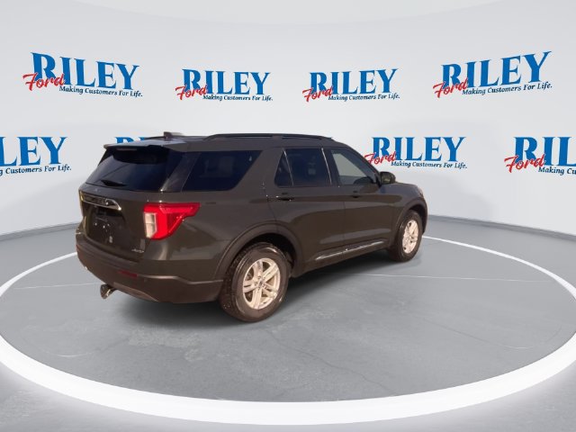 Certified 2023 Ford Explorer XLT w/ Equipment Group 202A AWD/4WD image 2