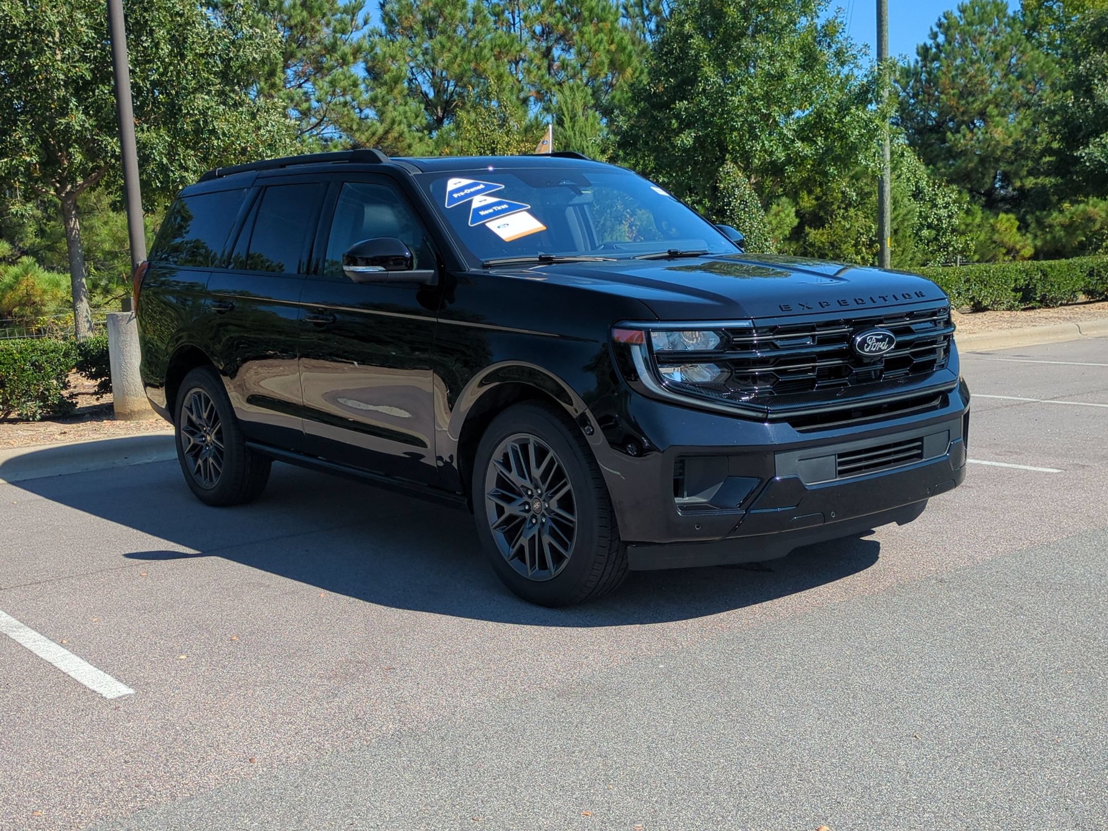 Certified 2025 Ford Expedition Platinum w/ Stealth Performance Package AWD/4WD image 1