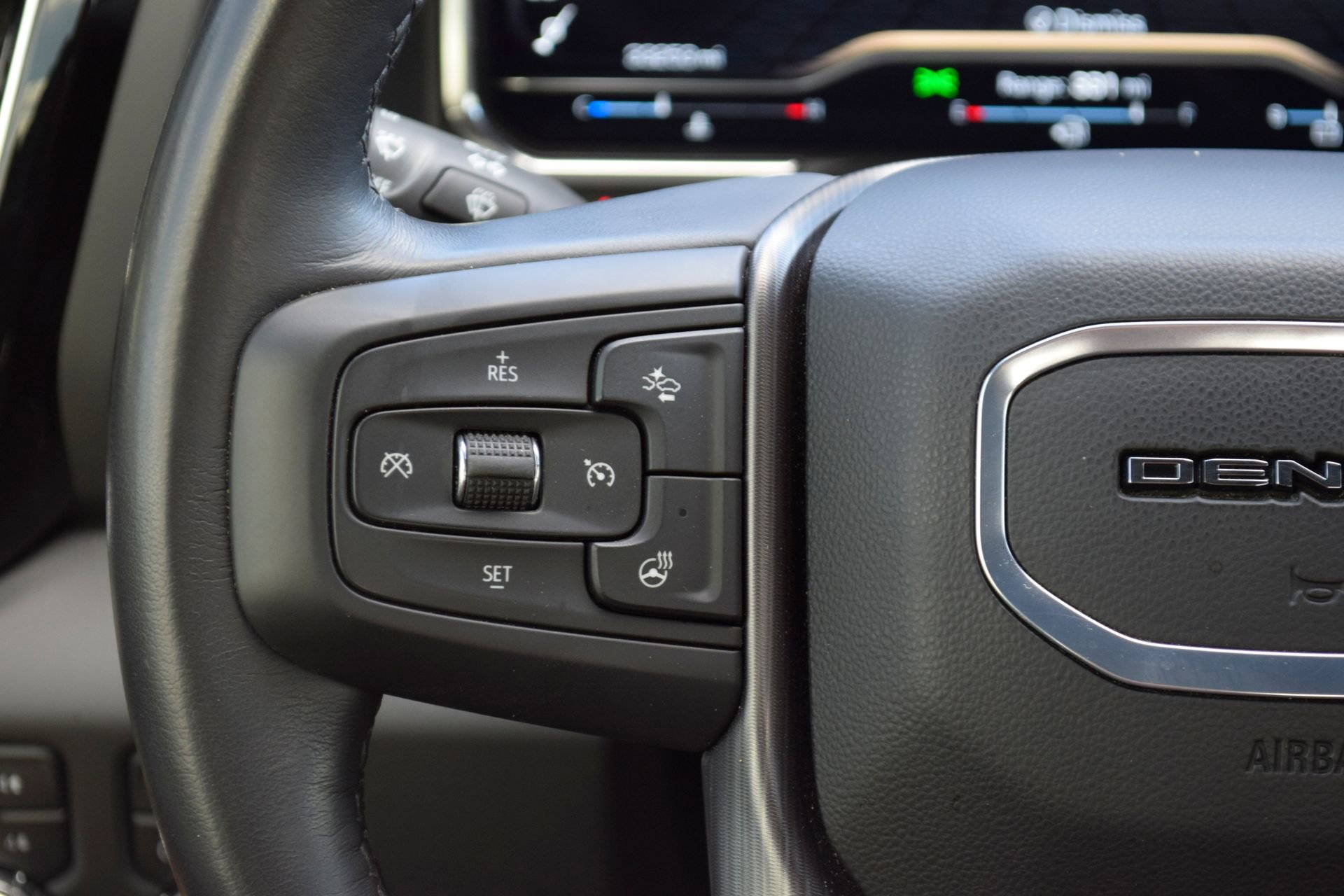 Used 2024 GMC Sierra 2500 Denali Ultimate w/ Max Trailering Package AWD/4WD image 8