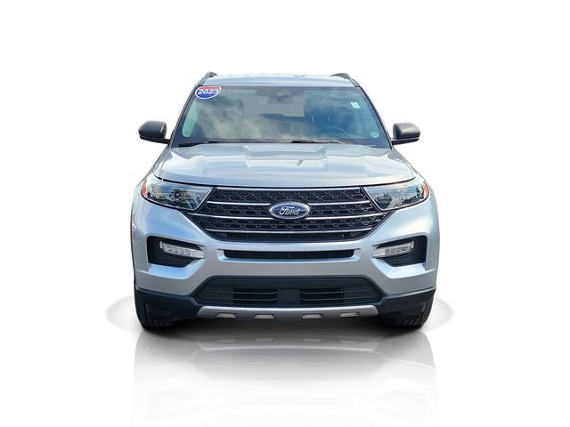 Certified 2023 Ford Explorer XLT w/ Equipment Group 202A AWD/4WD image 2