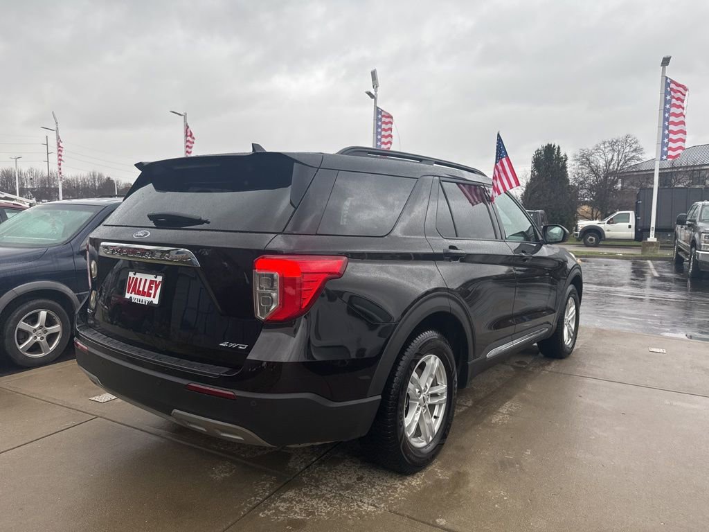 Certified 2023 Ford Explorer XLT w/ Equipment Group 202A image 9