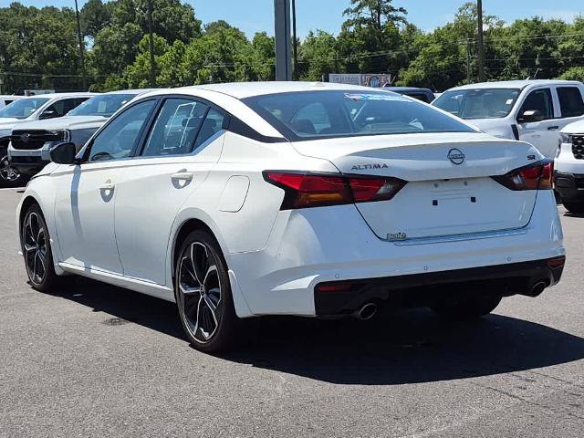 Used 2023 Nissan Altima 2.5 SR w/ SR Premium Package FWD image 4