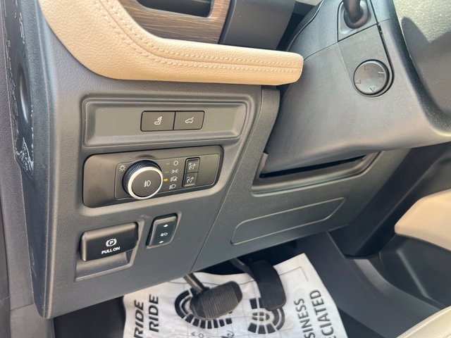 Certified 2024 Ford Expedition Limited AWD/4WD image 10