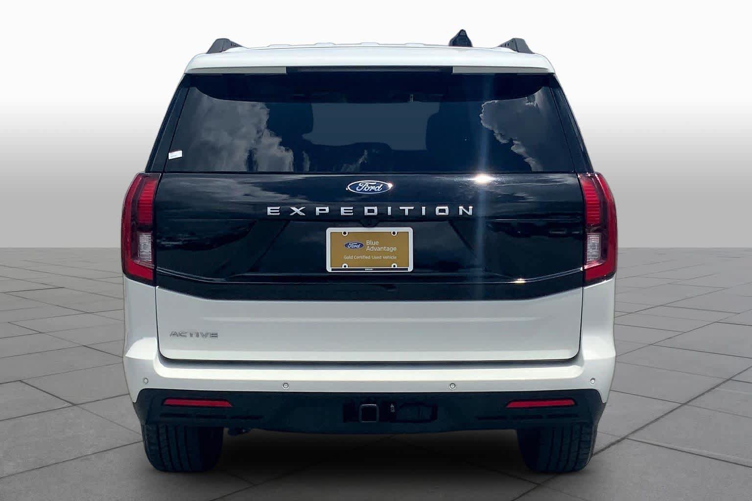 Certified 2025 Ford Expedition Active RWD image 5