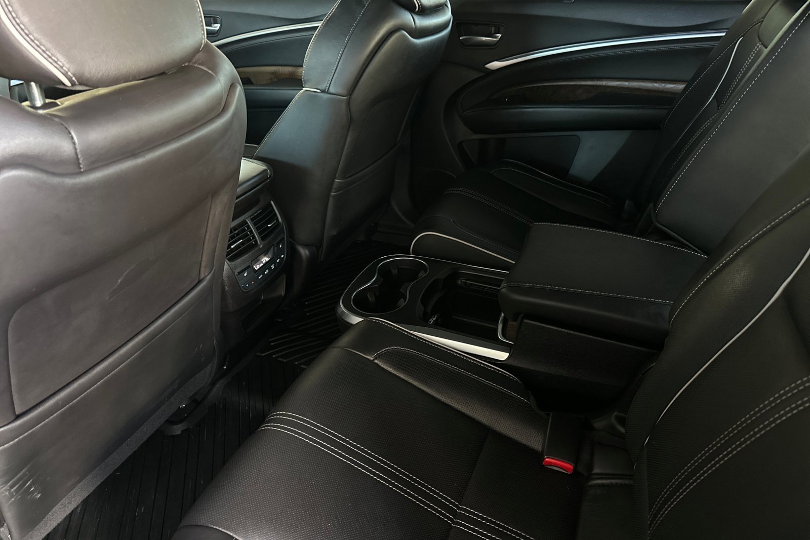 Used 2020 Acura MDX FWD w/ Advance Package image 11