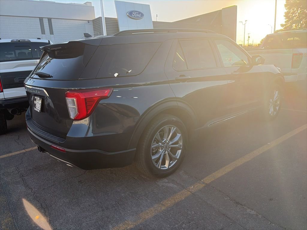 Certified 2022 Ford Explorer XLT w/ Equipment Group 202A image 2