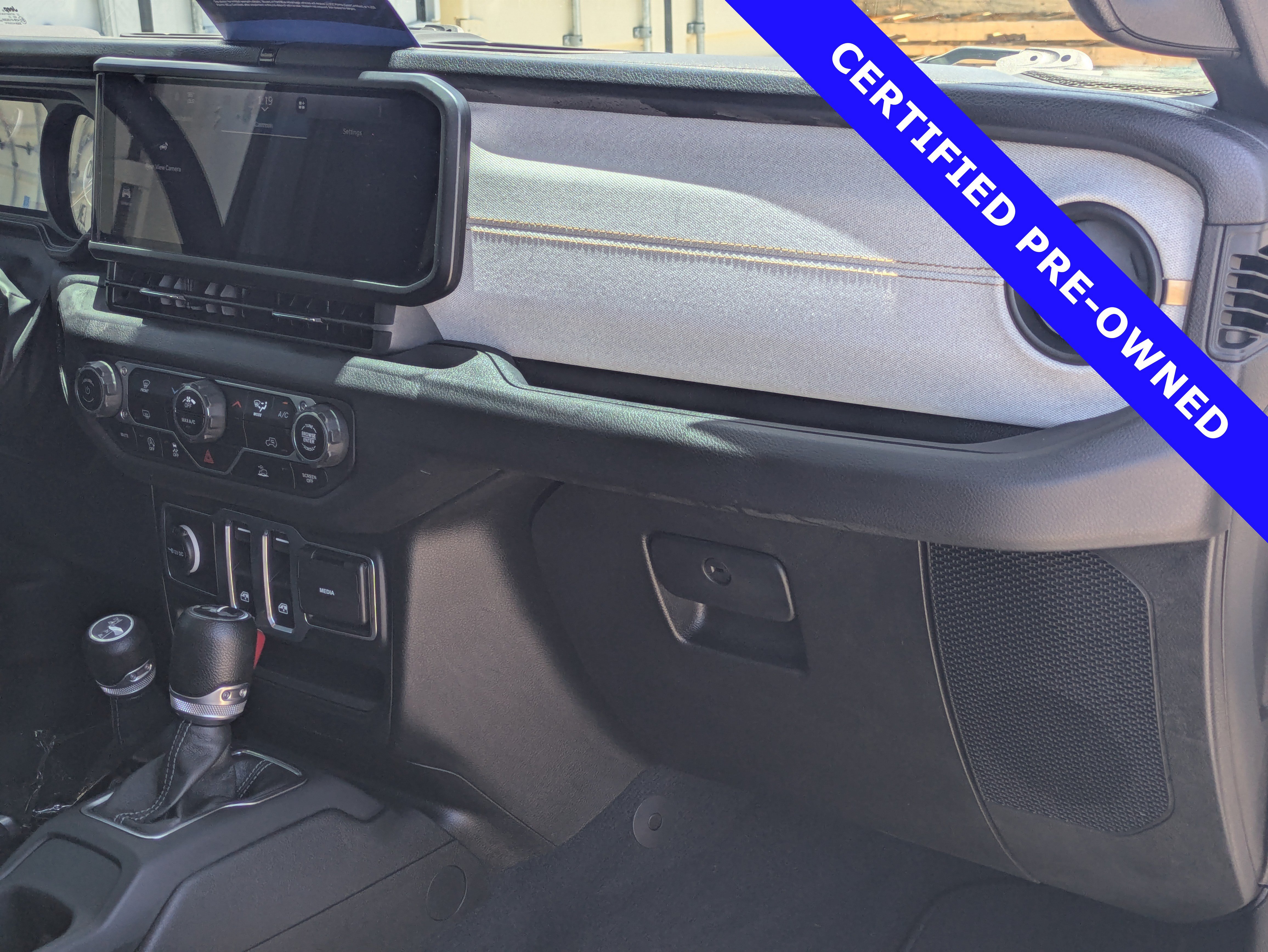Used 2024 Jeep Wrangler Sport AWD/4WD image 15