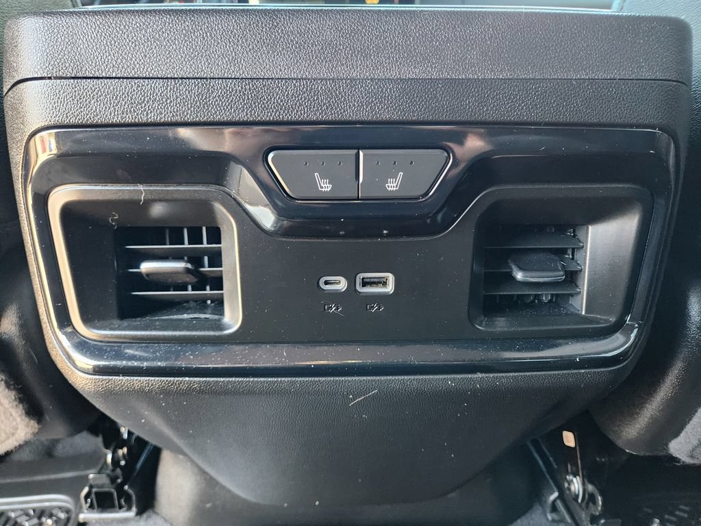 Used 2022 GMC Sierra 1500 AT4 w/ Technology Package AWD/4WD image 32