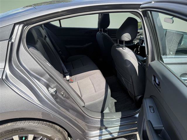 Used 2024 Nissan Altima 2.5 SV w/ SV Premium Package AWD/4WD image 25