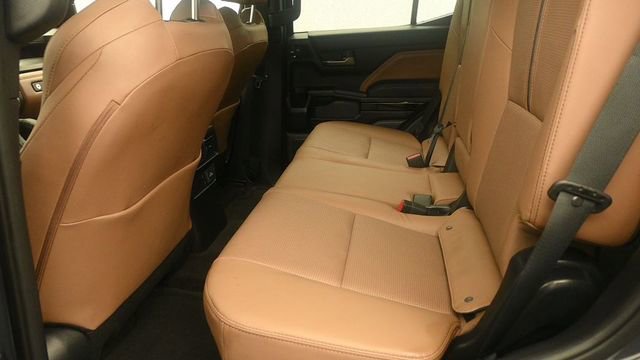 Used 2025 Toyota 4Runner Limited AWD/4WD image 10