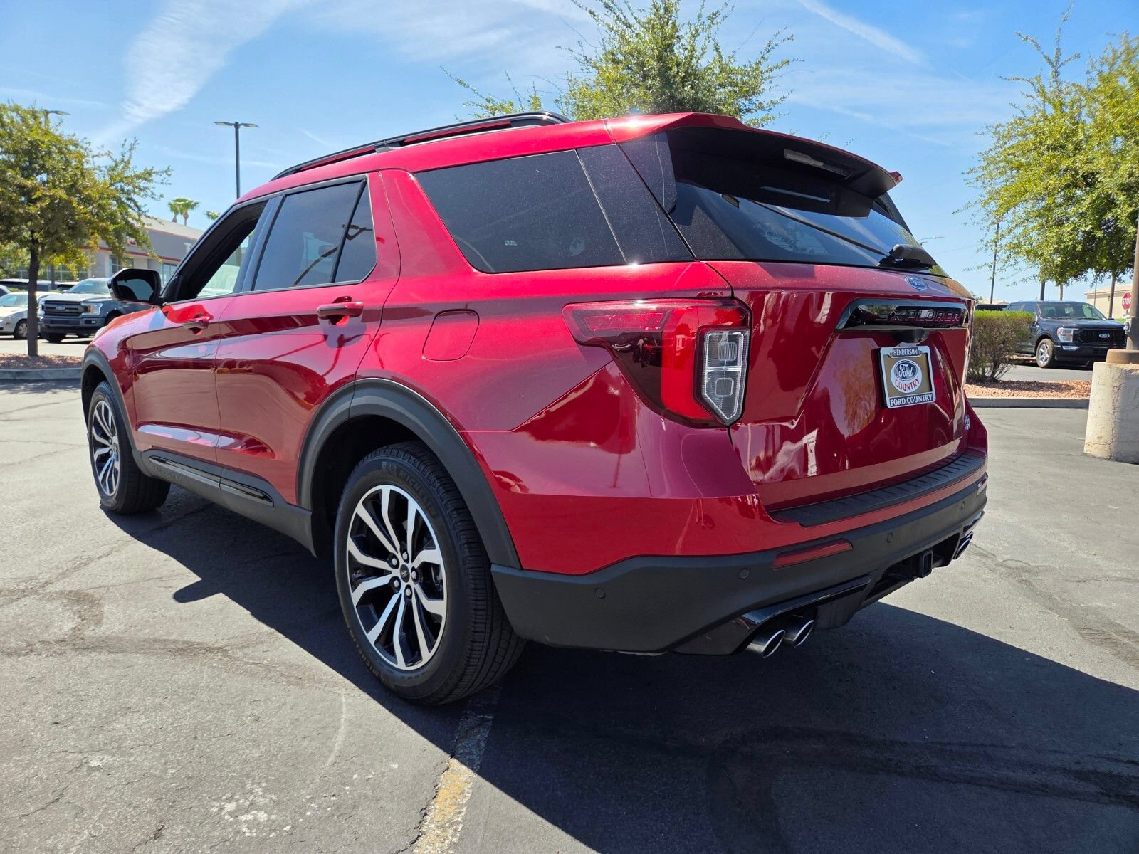 Certified 2020 Ford Explorer ST w/ Premium Technology Package AWD/4WD image 4