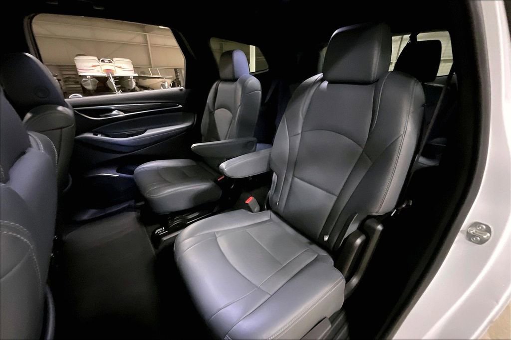 Used 2024 Buick Enclave Premium AWD/4WD image 24