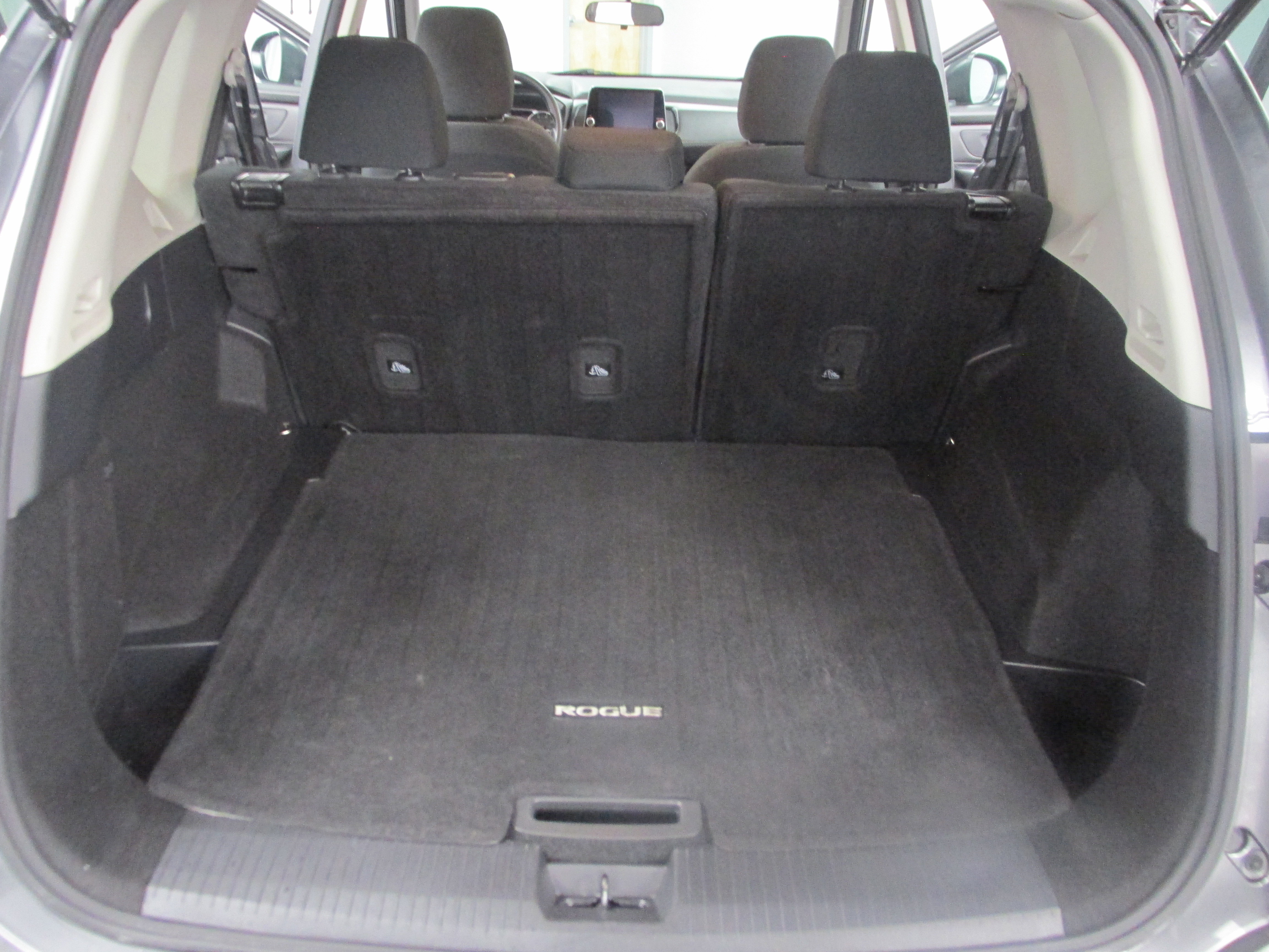 Used 2024 Nissan Rogue S FWD image 22