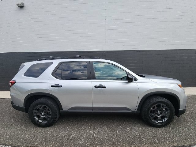Used 2023 Honda Pilot TrailSport image 7