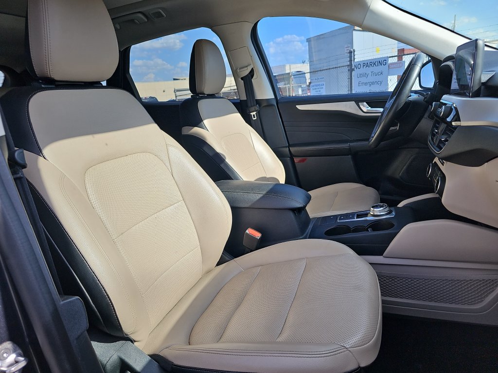 Certified 2022 Ford Escape SEL w/ Technology Package AWD/4WD image 10