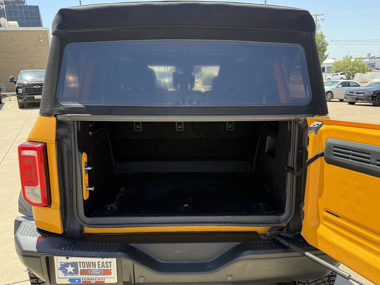 Certified 2021 Ford Bronco Black Diamond w/ Sasquatch Package AWD/4WD image 28