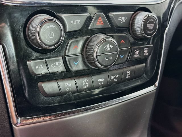 Used 2020 Jeep Grand Cherokee Trailhawk w/ Trailhawk Luxury Group AWD/4WD image 21