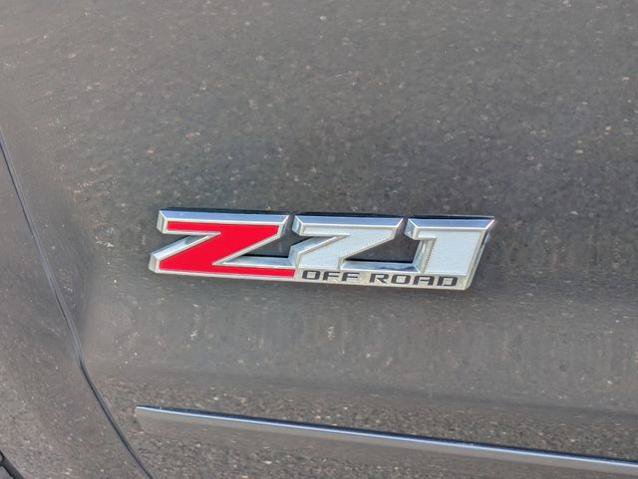 Used 2018 Chevrolet Silverado 1500 LTZ Z71 w/ Midnight Edition AWD/4WD image 39