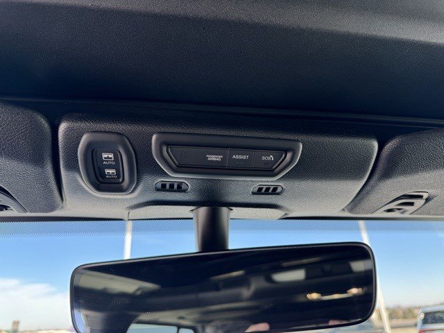 Used 2023 Jeep Wrangler Unlimited Sahara image 23