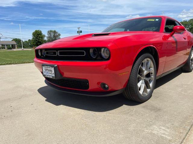 Used 2022 Dodge Challenger SXT w/ Plus Package RWD image 15