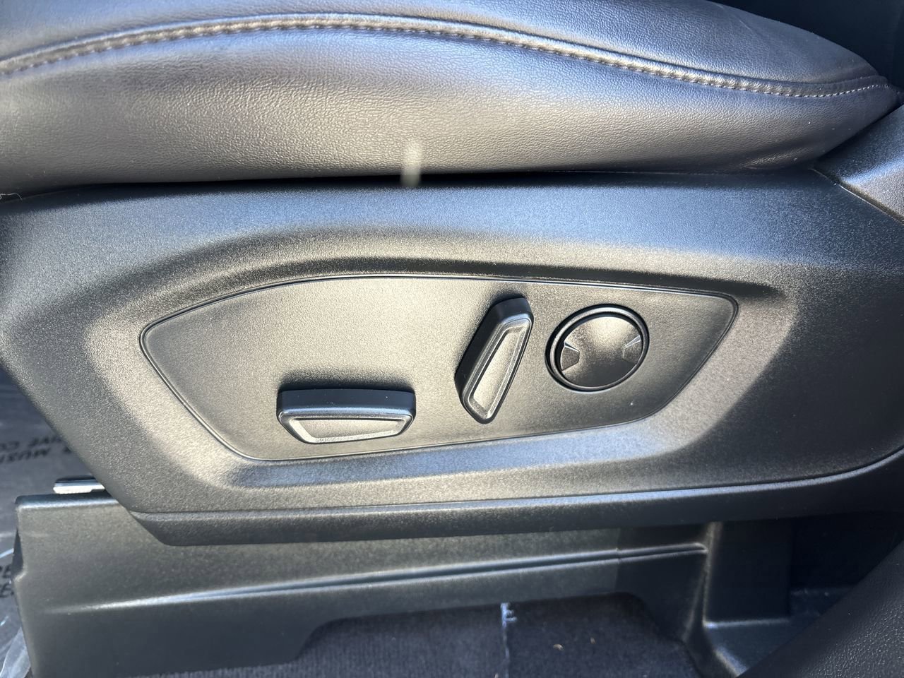 Certified 2023 Ford Explorer XLT w/ Equipment Group 202A image 26