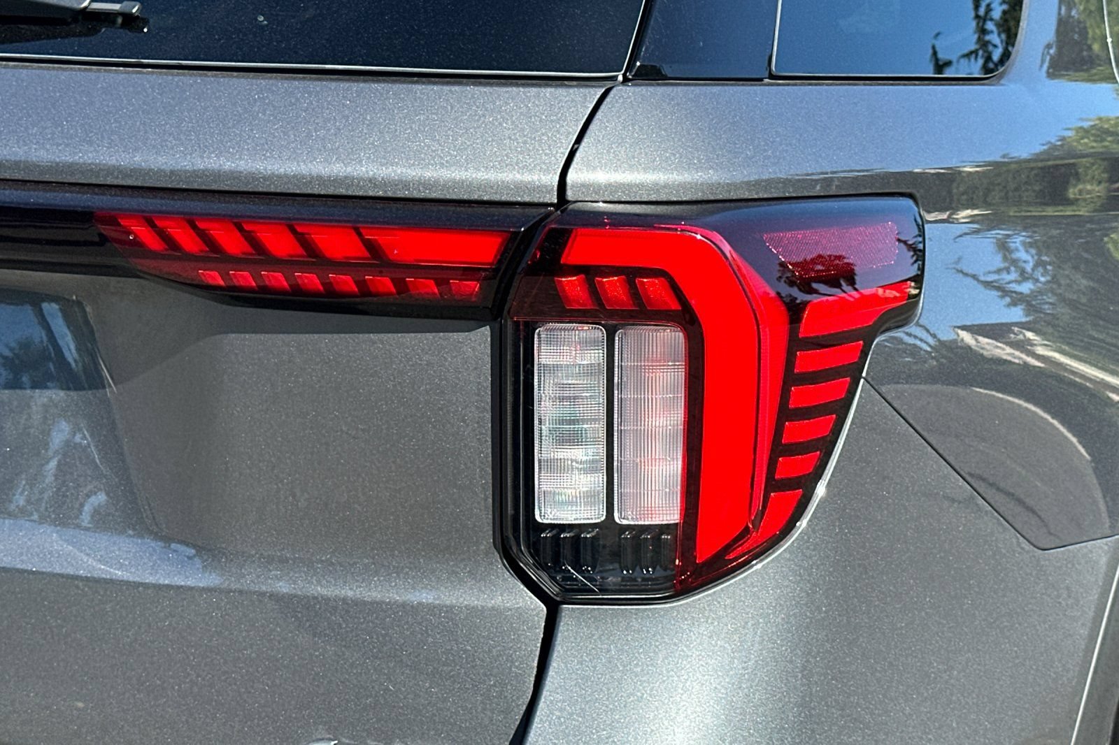 Certified 2025 Ford Explorer Active w/ Active Comfort Package AWD/4WD image 51