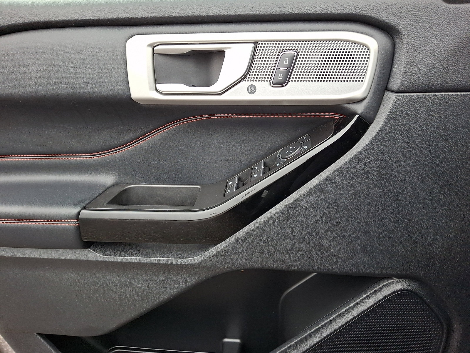 Certified 2022 Ford Explorer ST-Line w/ Class IV Trailer Tow Package image 20