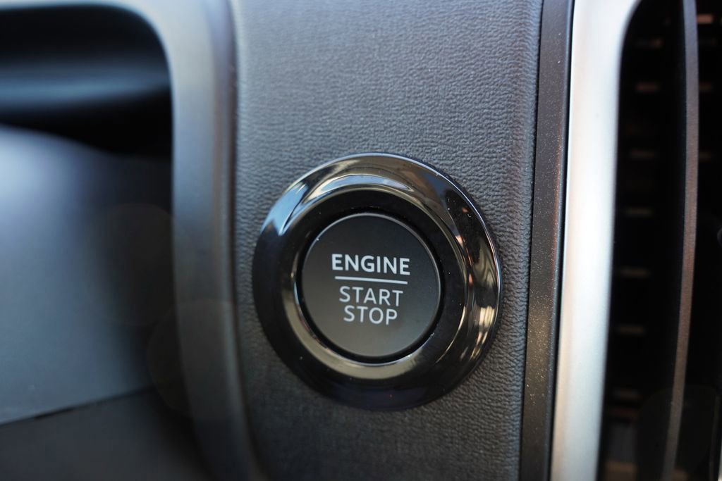 Certified 2025 Ford Expedition Active image 36