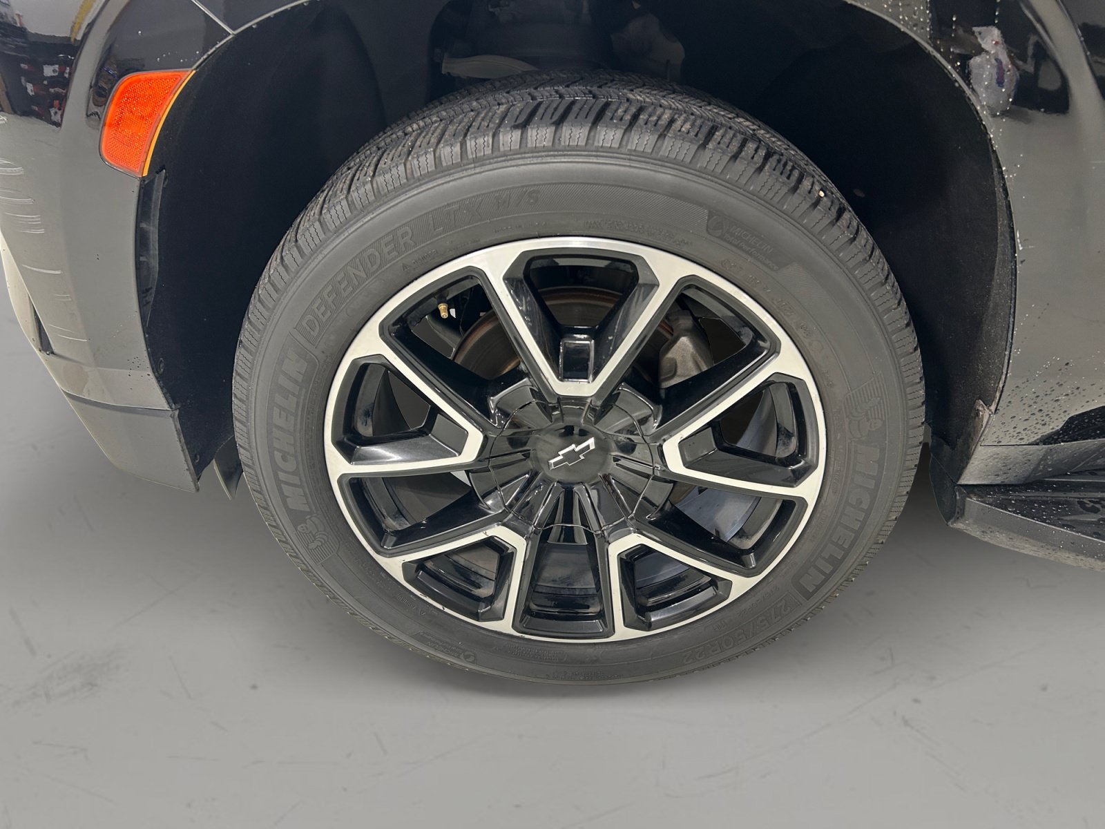 Used 2021 Chevrolet Tahoe RST w/ Luxury Package RWD image 9
